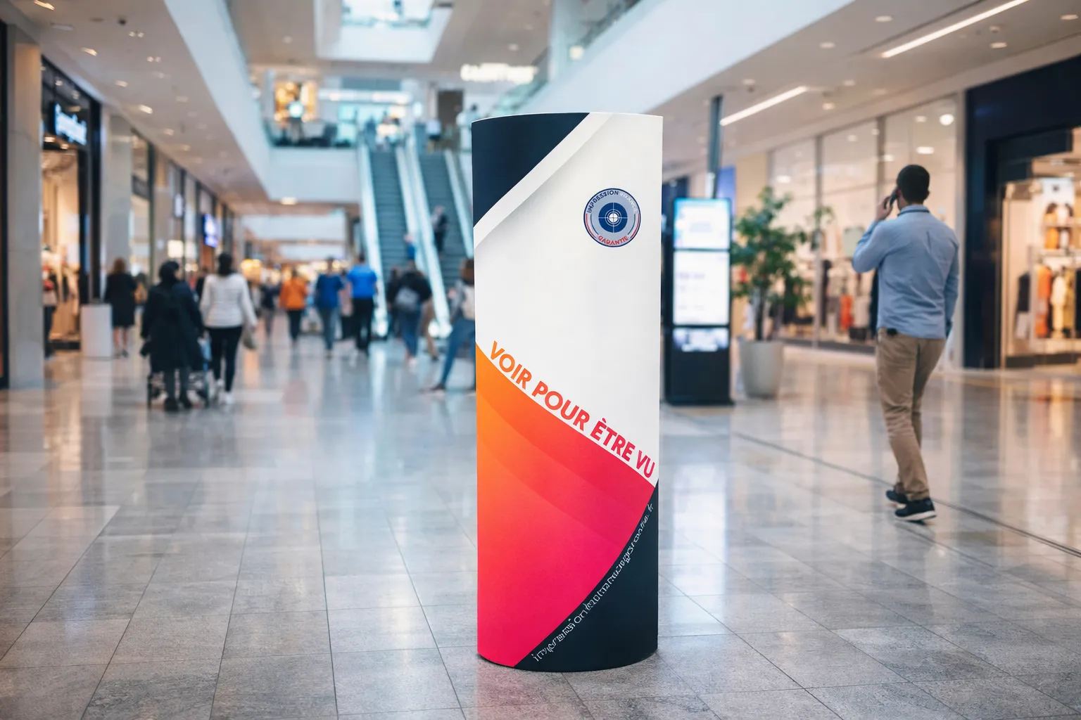 Totem textile cylindrique imprimé « Voir pour être vu » — Impression France Garantie.